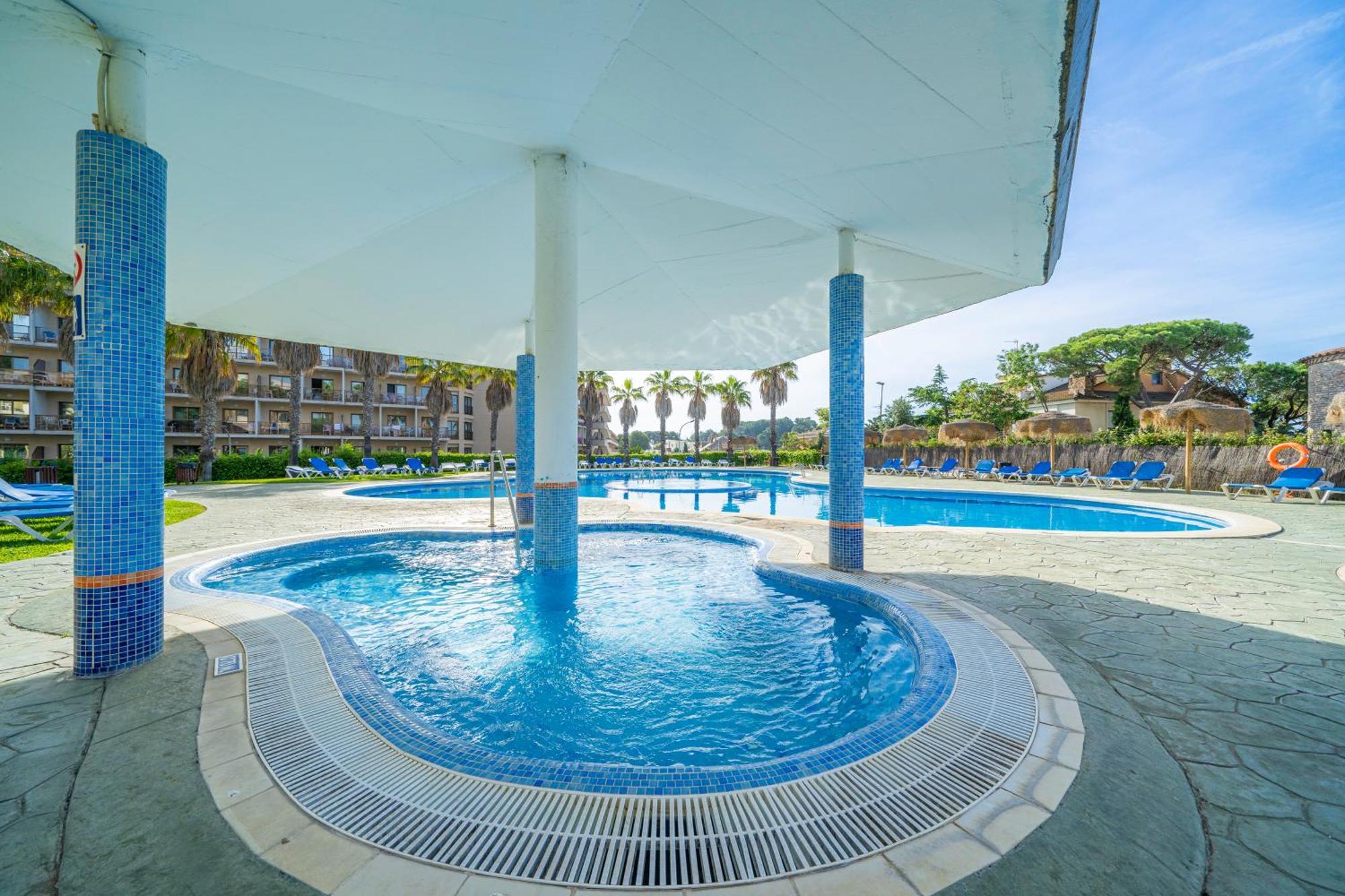 Ar Bolero Park Aparthotel 3*